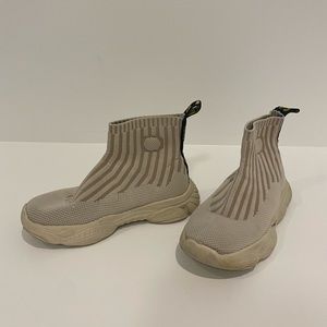 Children’s speedy trainers